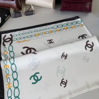 Chanel Saten İpek Eşarp 44124 - Yeşil