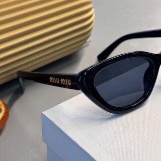 Miu Miu Cat-Eye Güneş Gözlüğü - Siyah