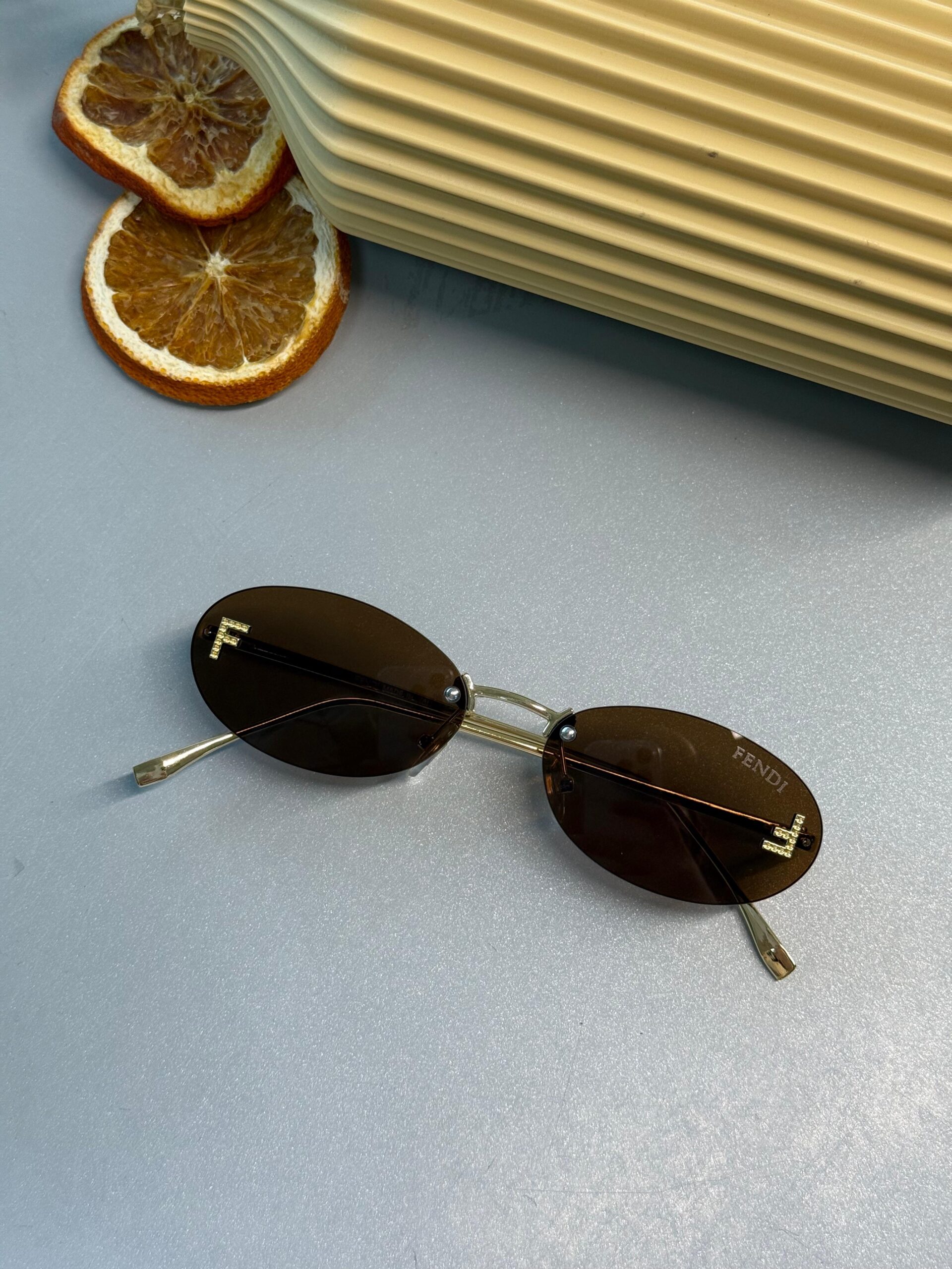 Fendi Kristal Oval Güneş Gözlüğü - Kahve Gradyan