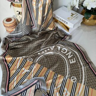 Burberry Çift Taraflı İthal Vual İpel Şal 78631 - Asker Yeşili