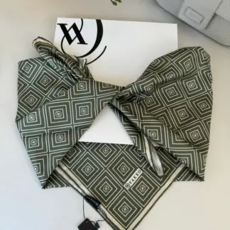 Vakko Kare Desen Twill Eşarp 44129 - Yeşil